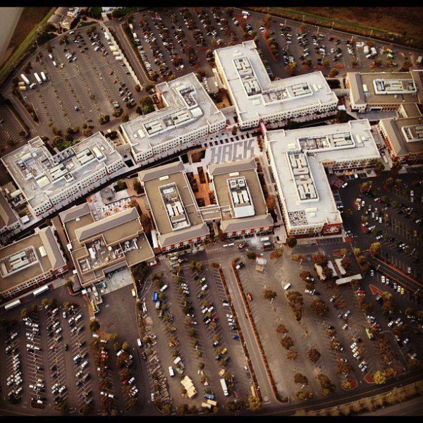 Facebookowy kod QR widoczny z kosmosu 3