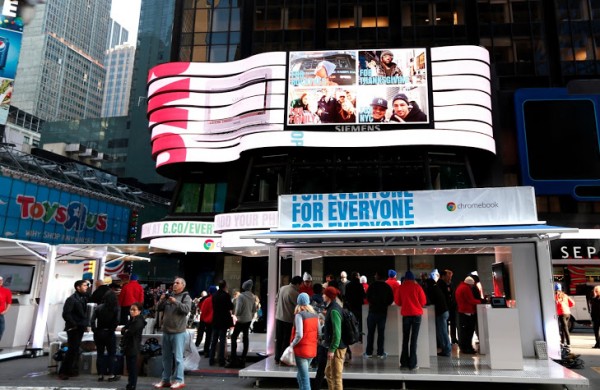 Fani Google Chromebook w reklamie na Time Square 4