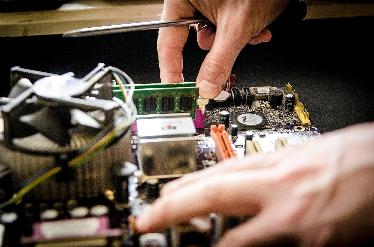 O czym pamiętać projektując 3D? O czym pamiętać projektując 3D? 1