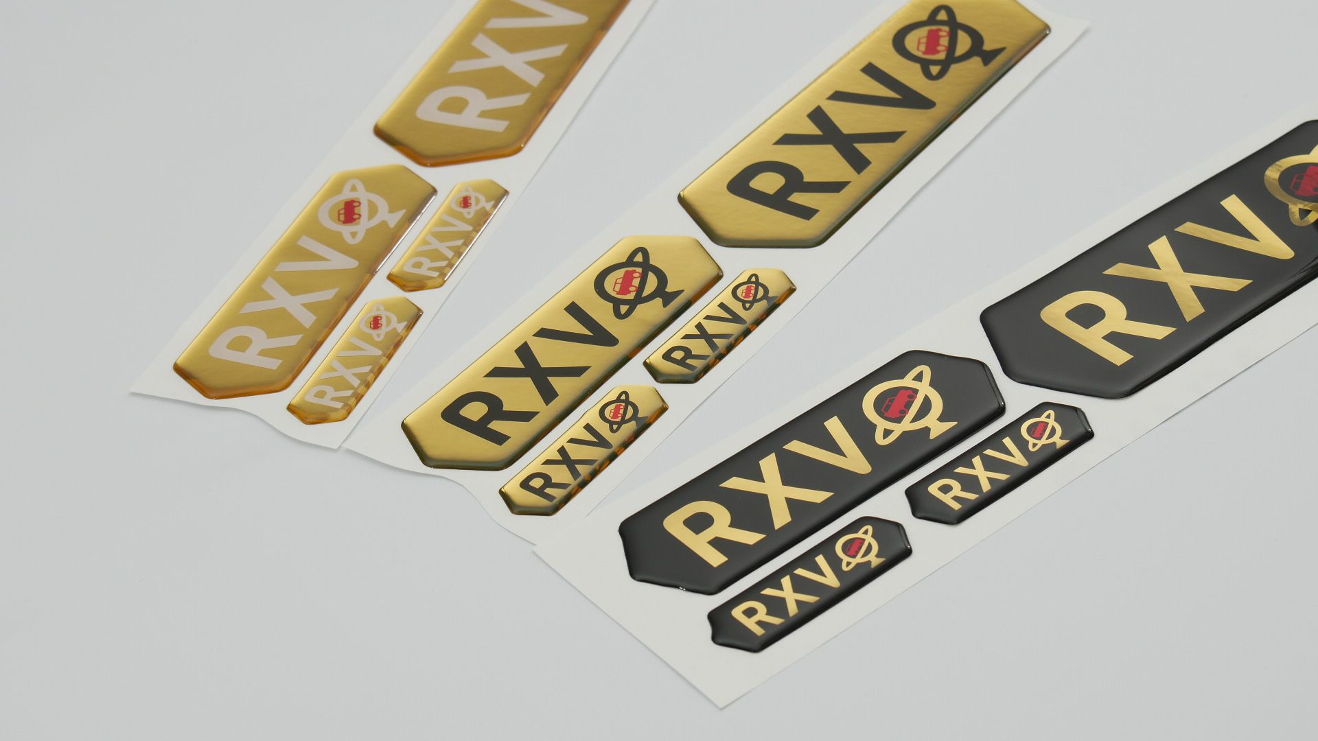 Naklejki reklamowe z logo firmy: jak stworzyć spójny i rozpoznawalny wizerunek? Naklejki reklamowe z logo firmy: jak stworzyć spójny i rozpoznawalny wizerunek? 3